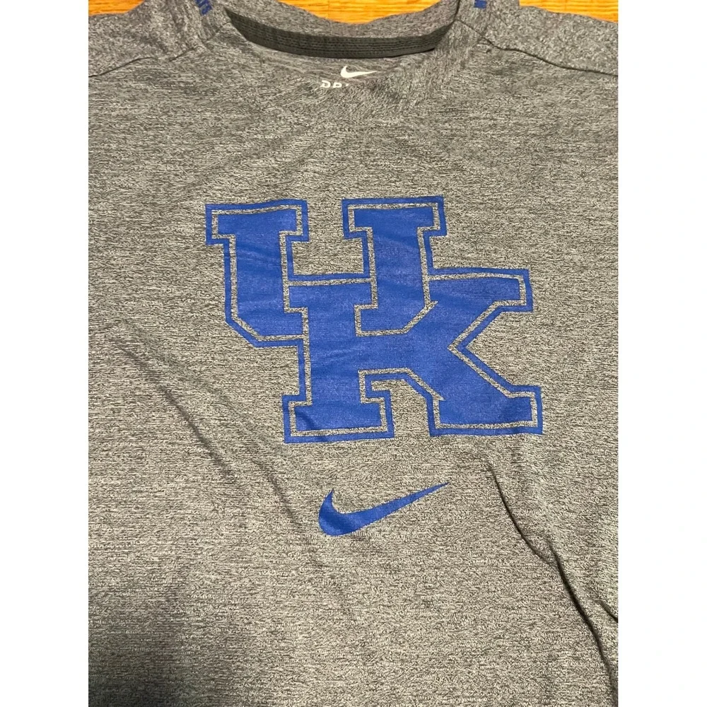 Nike Men Medium‎ Gray Blue Dri-FIT UK Kentucky Wildcats Logo Short Sleeve Shirt
